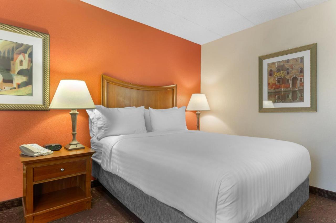 Holiday Inn Express Chicago-Downers Grove By Ihg Ngoại thất bức ảnh