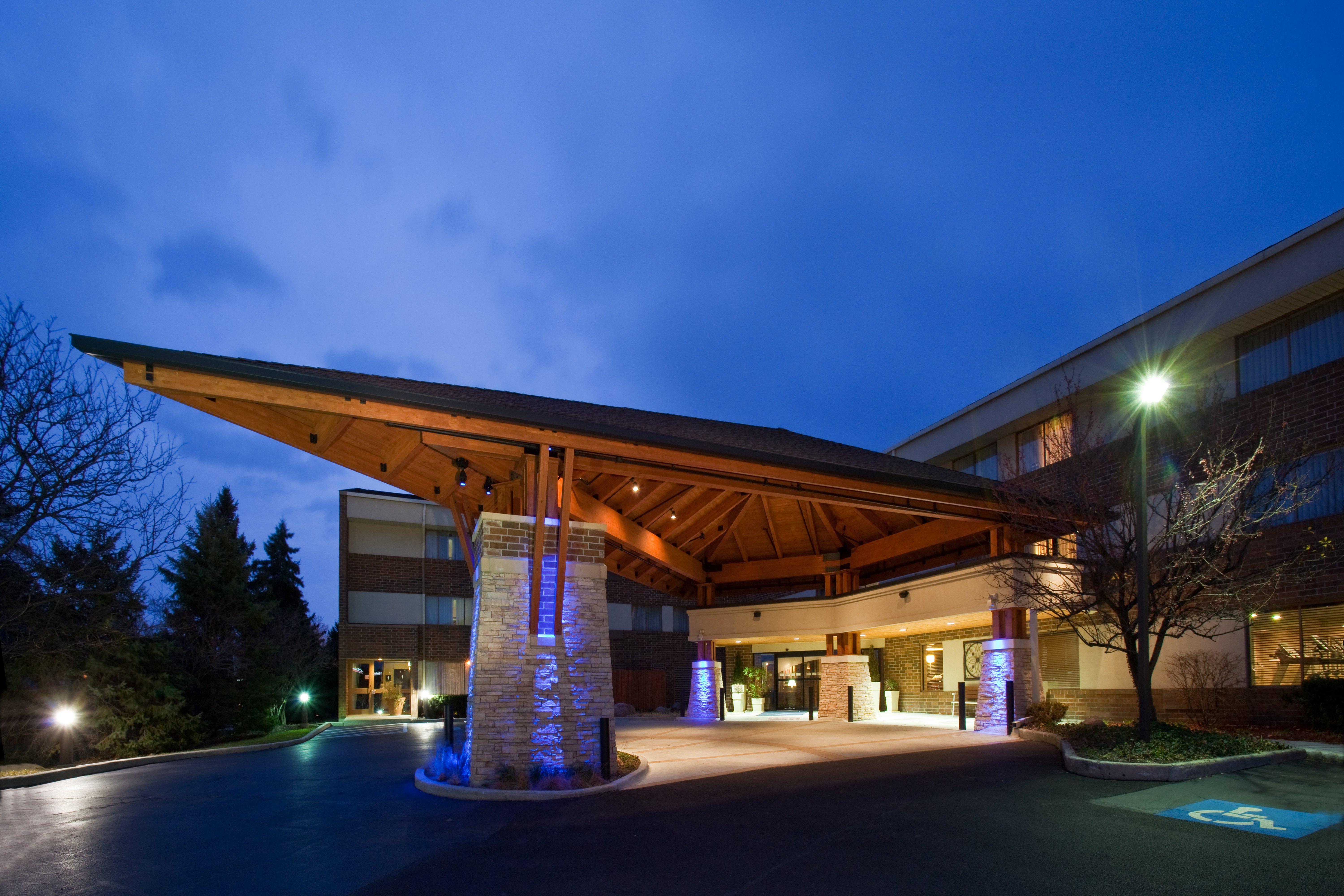 Holiday Inn Express Chicago-Downers Grove By Ihg Ngoại thất bức ảnh