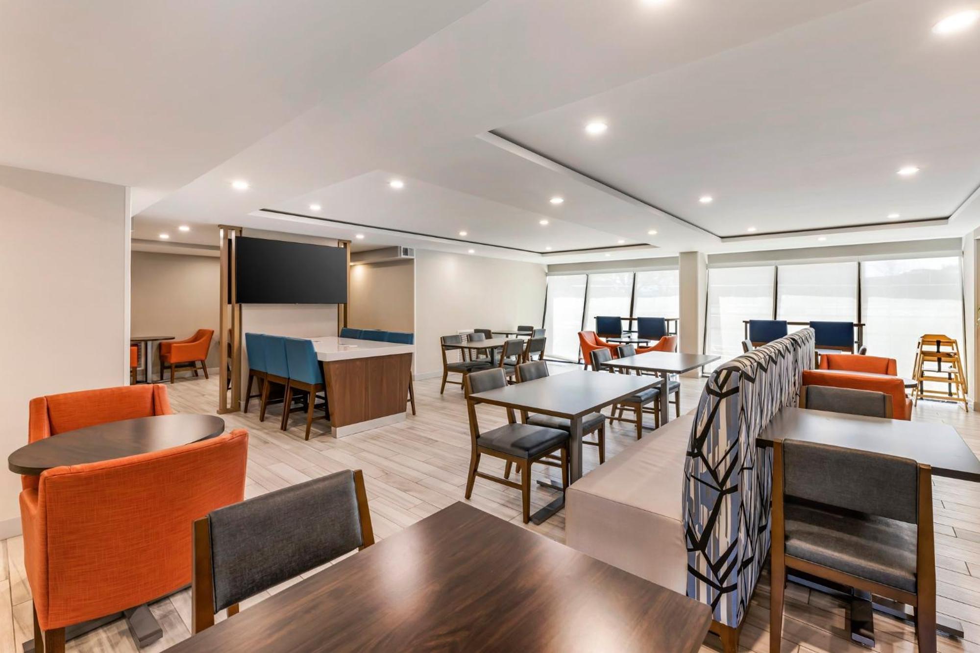 Holiday Inn Express Chicago-Downers Grove By Ihg Ngoại thất bức ảnh